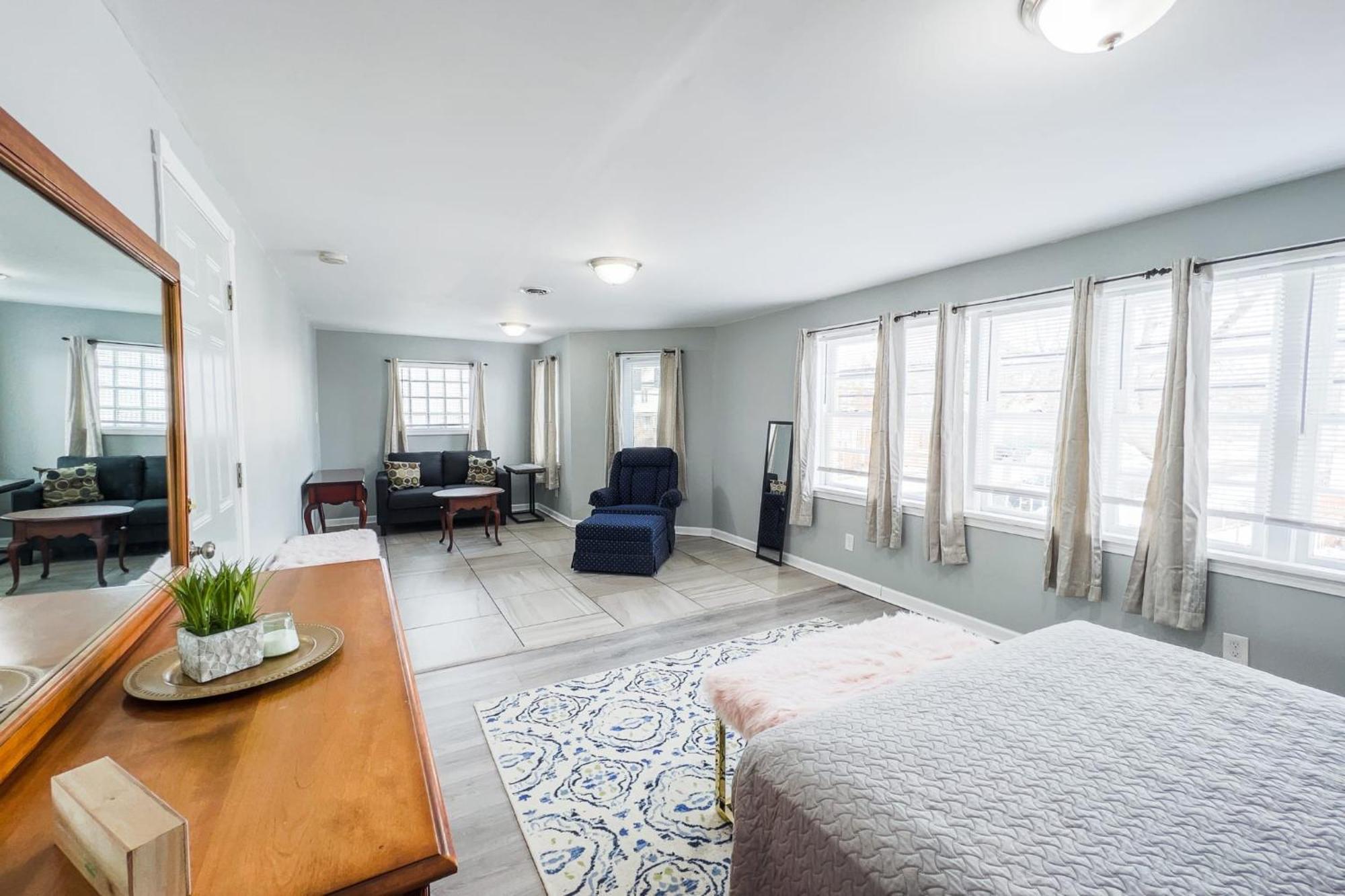 Large 6Br, 6 Bath In The City Of Niagara Falls Eksteriør billede