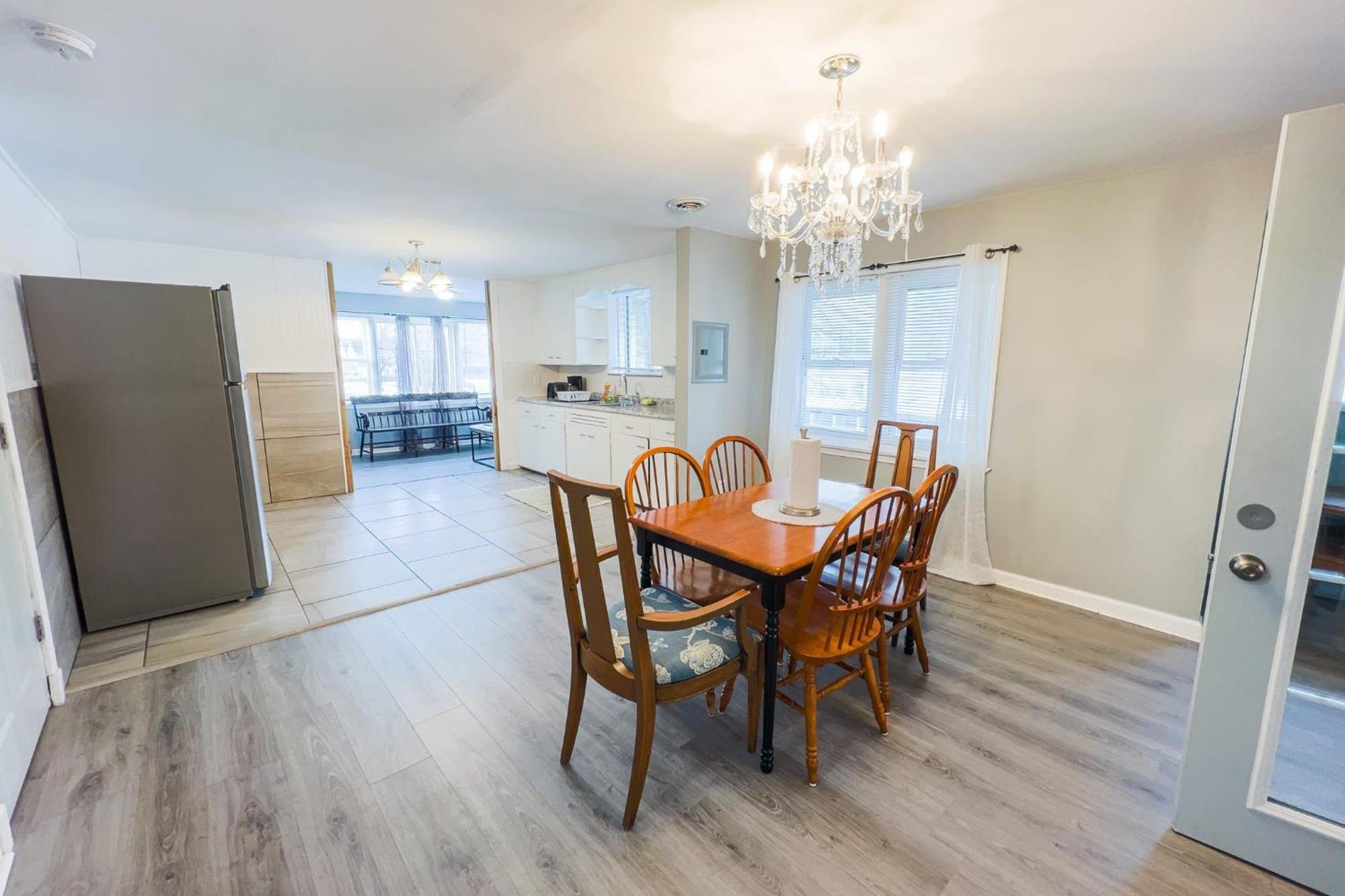 Large 6Br, 6 Bath In The City Of Niagara Falls Eksteriør billede