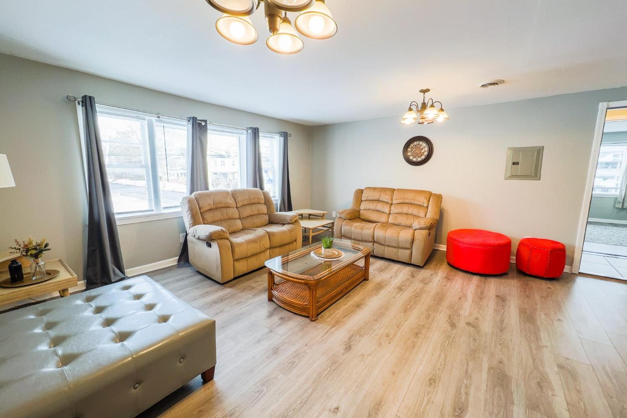 Large 6Br, 6 Bath In The City Of Niagara Falls Eksteriør billede