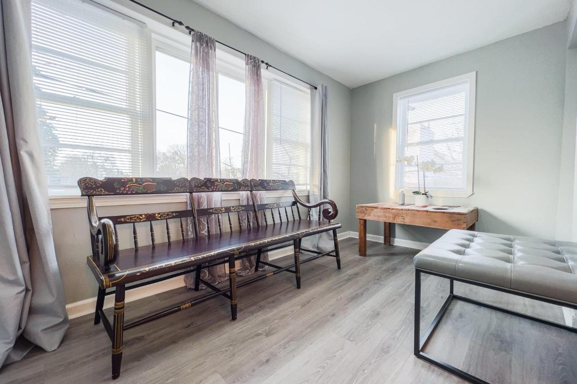 Large 6Br, 6 Bath In The City Of Niagara Falls Eksteriør billede