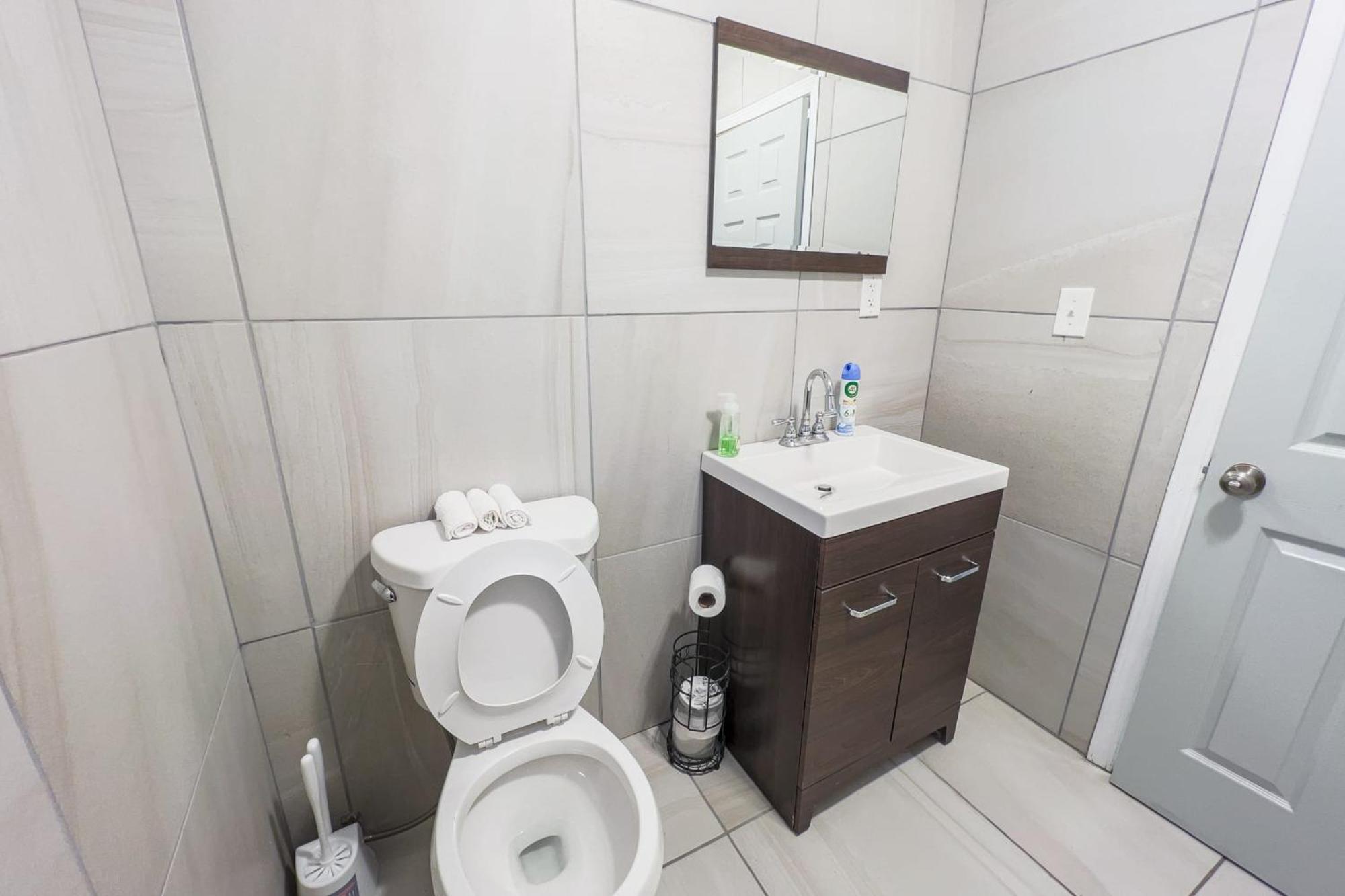 Large 6Br, 6 Bath In The City Of Niagara Falls Eksteriør billede